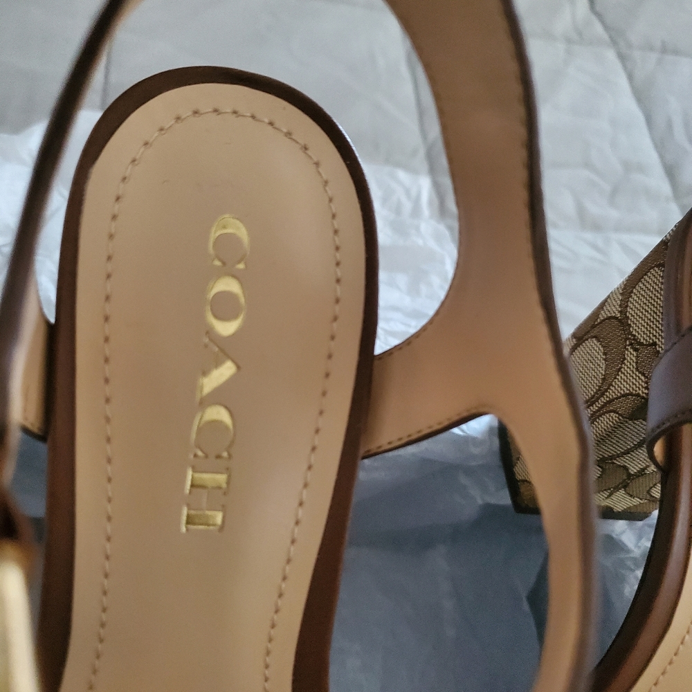 NIB Beautiful Marla Block Heel Sandal In Signature Jacquard~Canvas Leather - Picture 9 of 10